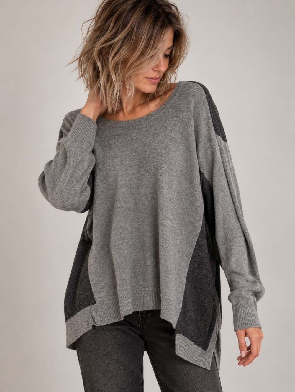 John + Jenn Oversized Color Block Knit Sweater – Gray & Charcoal